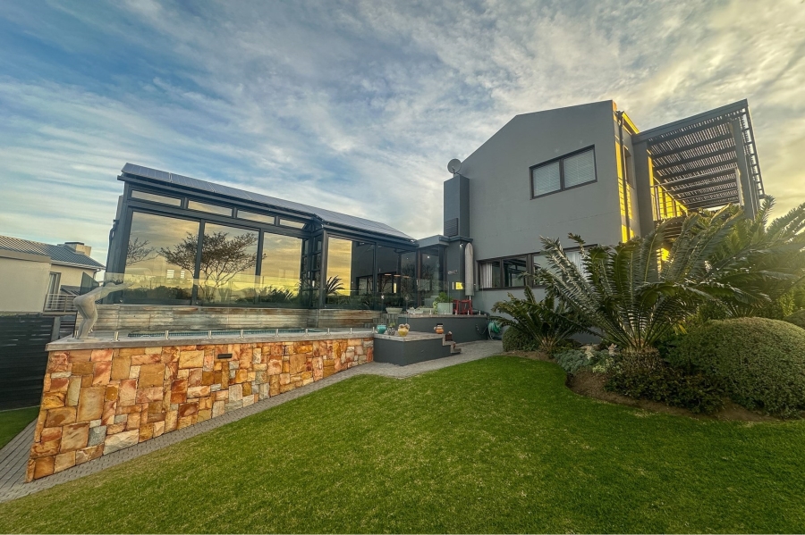 5 Bedroom Property for Sale in Oubaai Western Cape